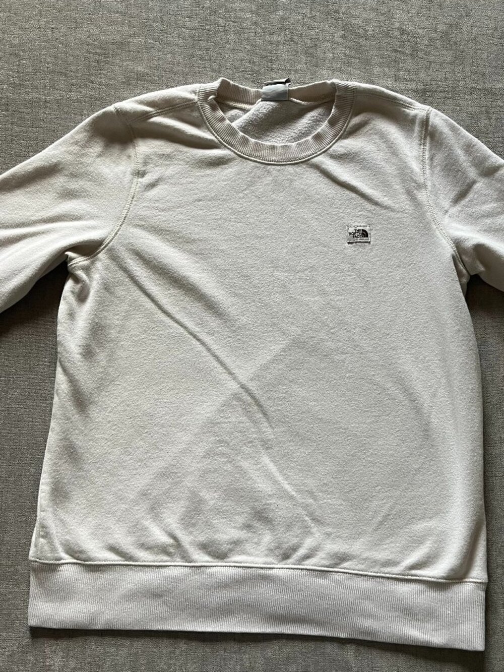The North Face Pullover Sweater Women Medium White Crew Neck Logo Casual Outdoor